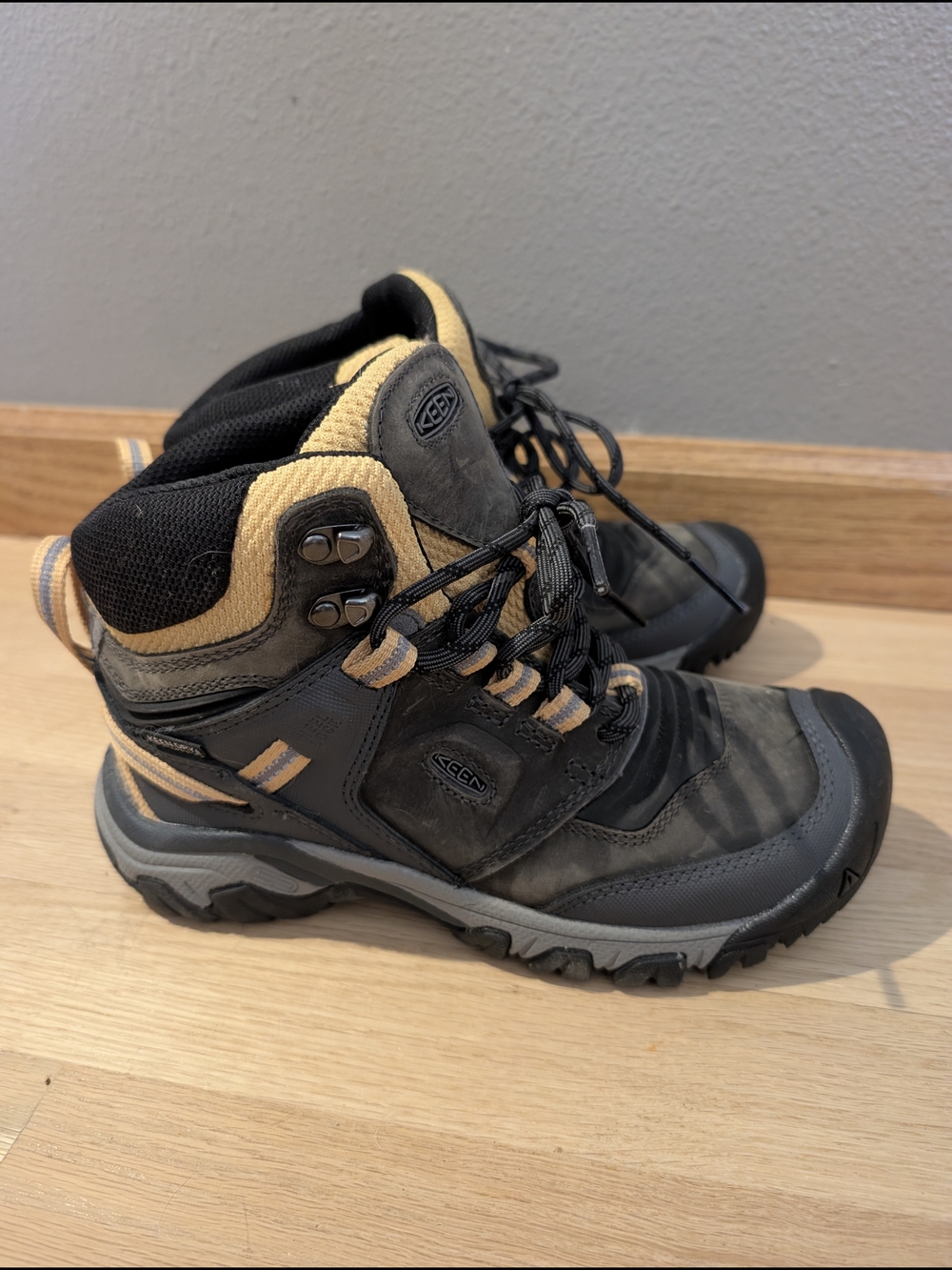 KEEN Kids Grey and Yellow Hiking Boots - Picture 4 of 7